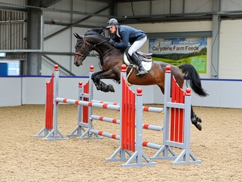 Iain Warnock takes the win in the last Equissage Pulse Senior British Novice Second Round of 2024.